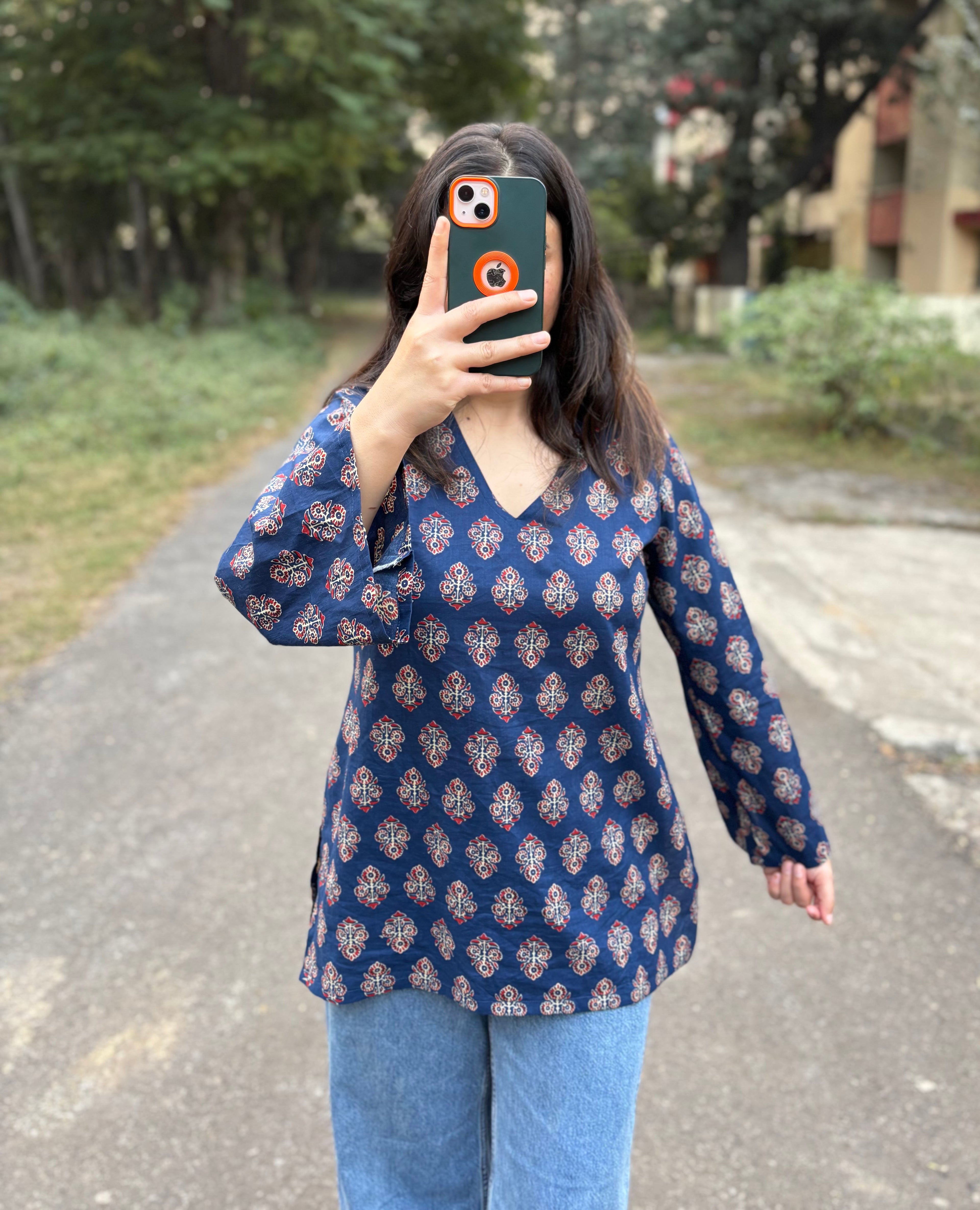 आज़ूर Short Kurti