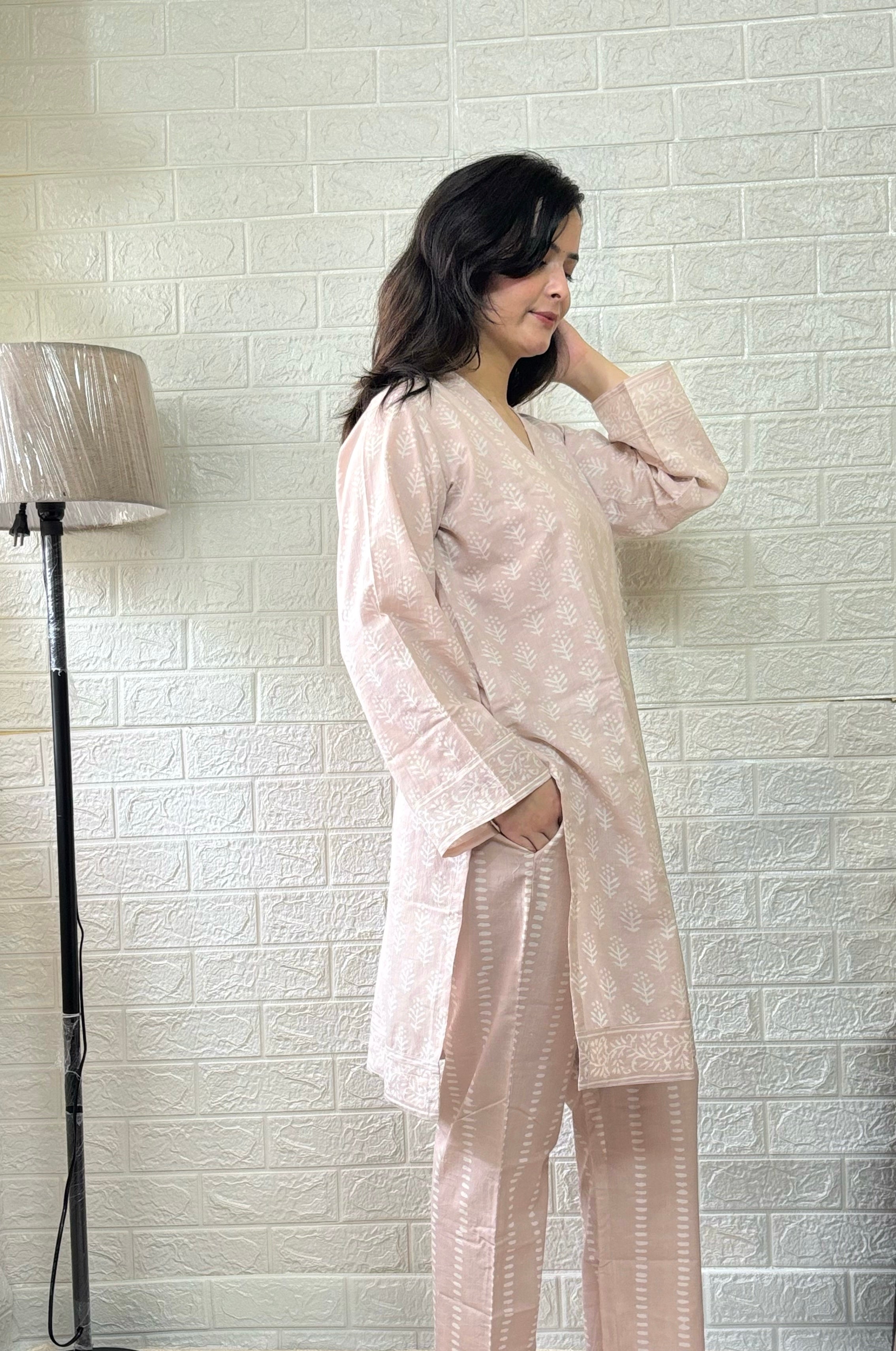 Vrinda Kurta Set With Chiffon Dupatta
