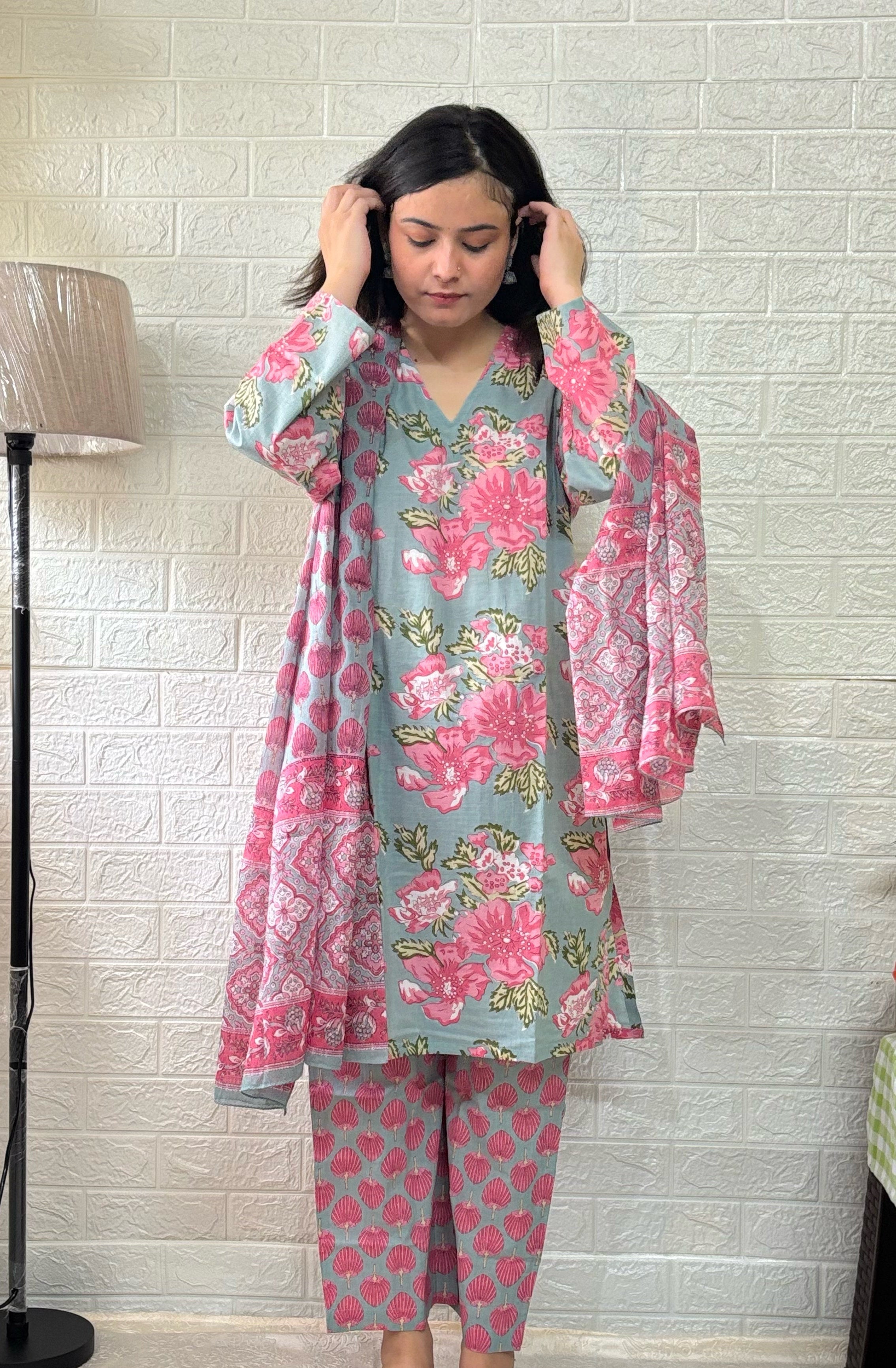 Shahaj Kurta Set With Dupatta